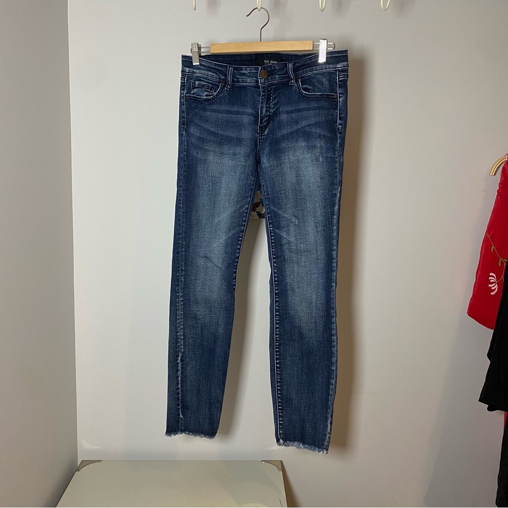 Wax stretch women’s Jean w/raw hem